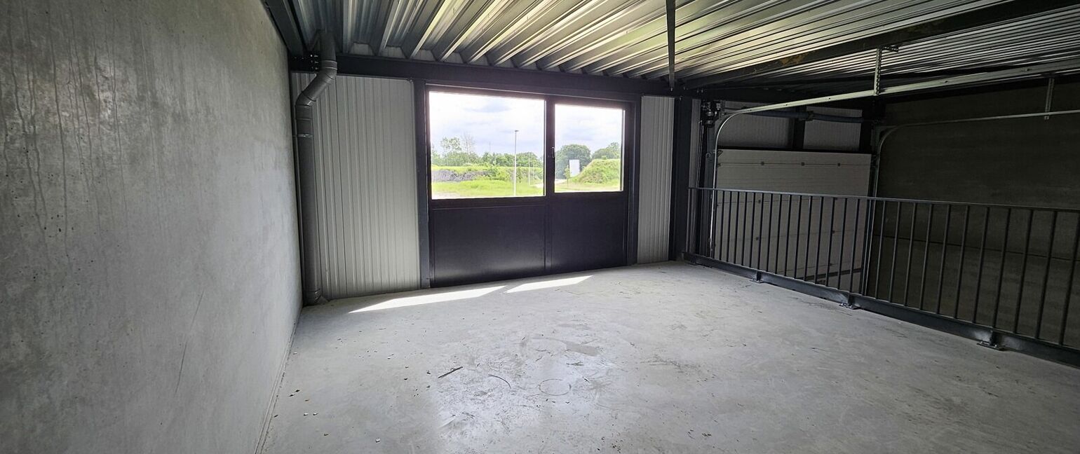 Industrieel gebouw te huur in Dilsen-Stokkem