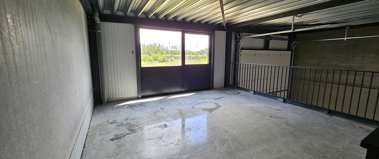 Industrieel gebouw te huur in Dilsen-Stokkem