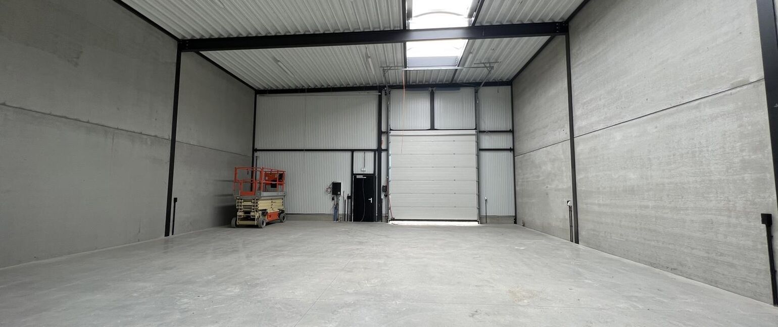 Industrieel gebouw te huur in Dilsen-Stokkem