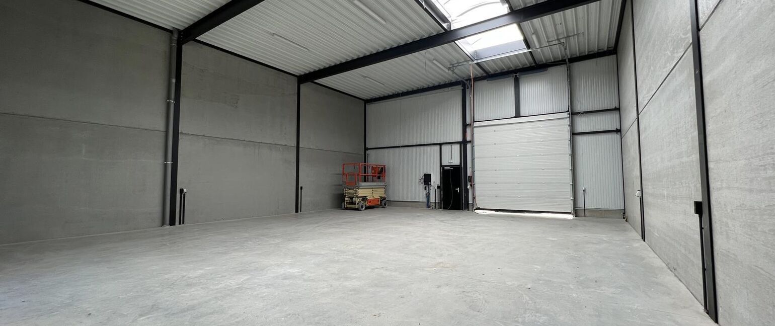 Industrieel gebouw te huur in Dilsen-Stokkem