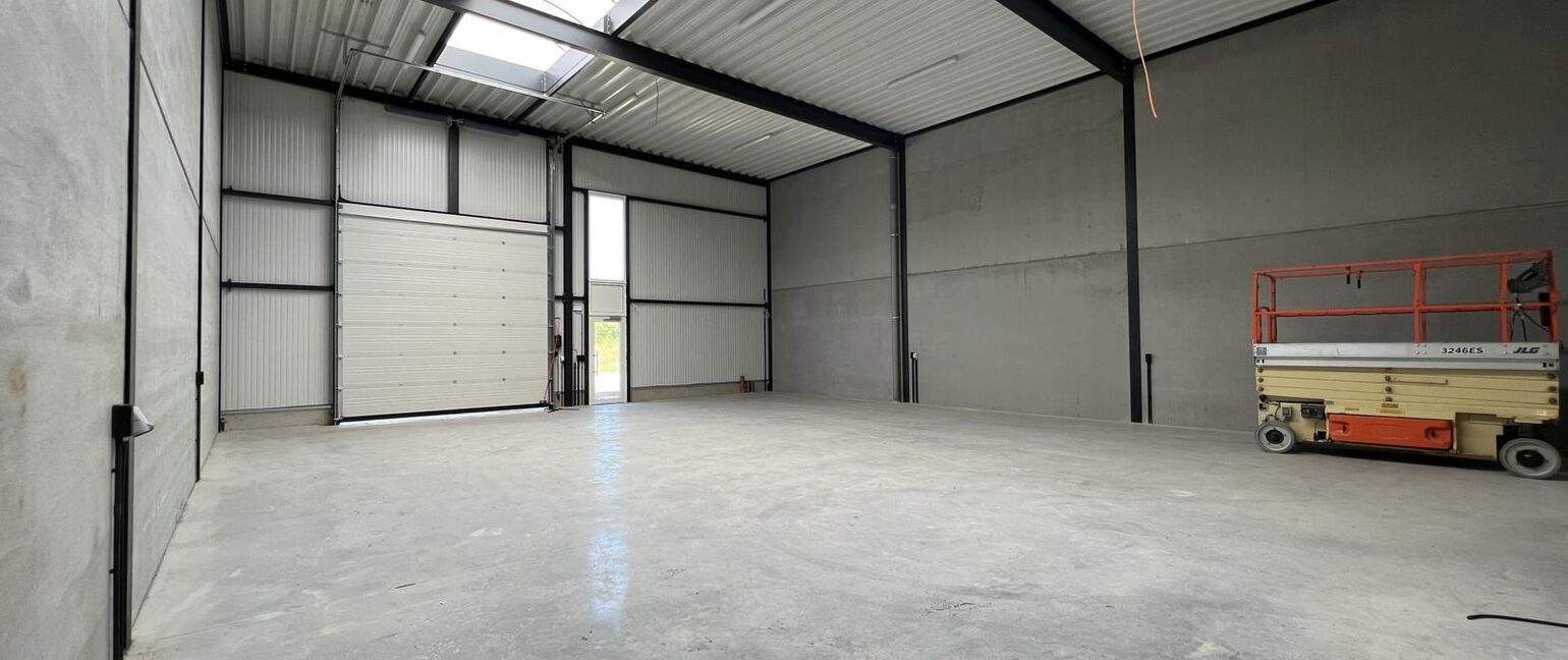 Industrieel gebouw te huur in Dilsen-Stokkem