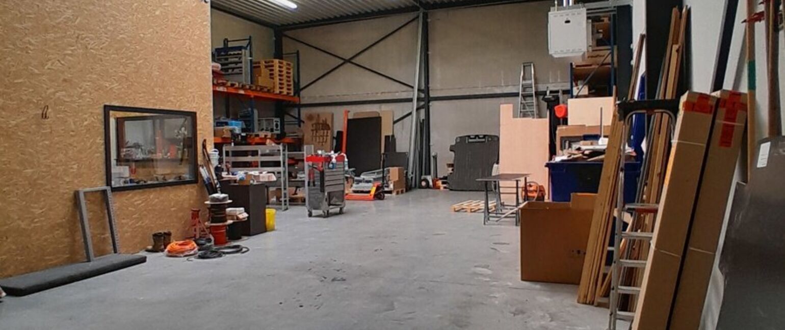 Industrieel gebouw te huur in Dilsen-Stokkem