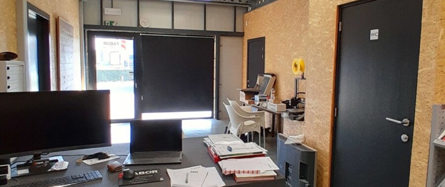 Industrieel gebouw te huur in Dilsen-Stokkem
