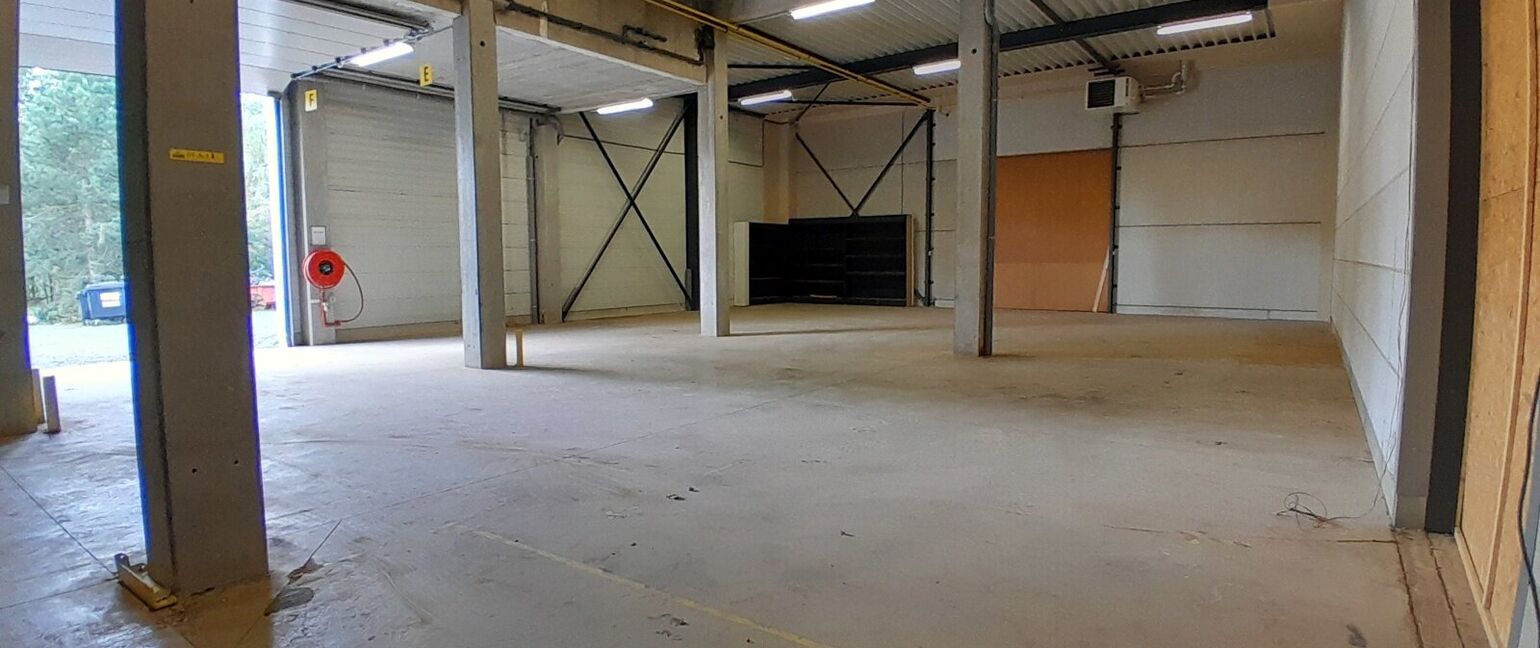 Industrieel gebouw te huur in Dilsen-Stokkem