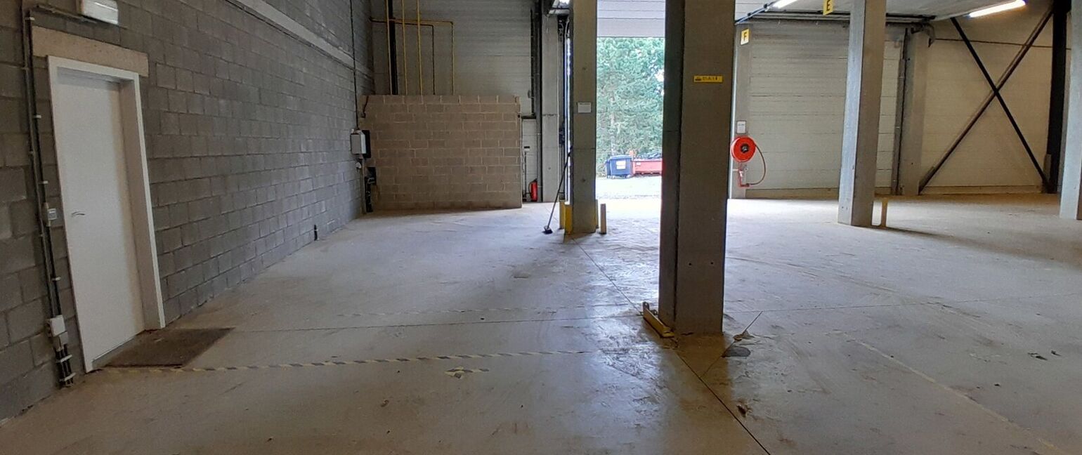 Industrieel gebouw te huur in Dilsen-Stokkem