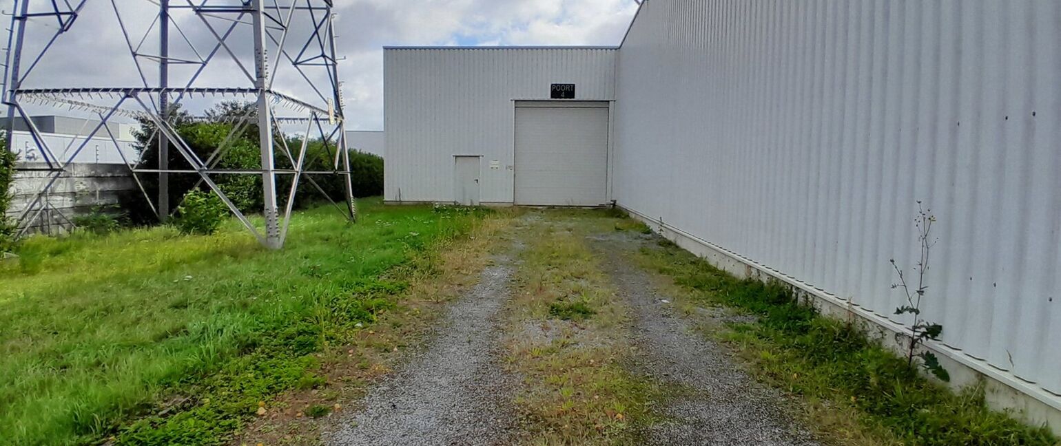 Industrieel gebouw te huur in Dilsen-Stokkem