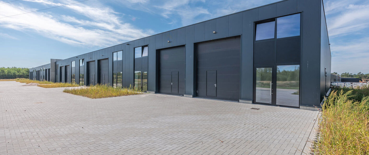 Industrieel gebouw te huur in Dilsen-Stokkem