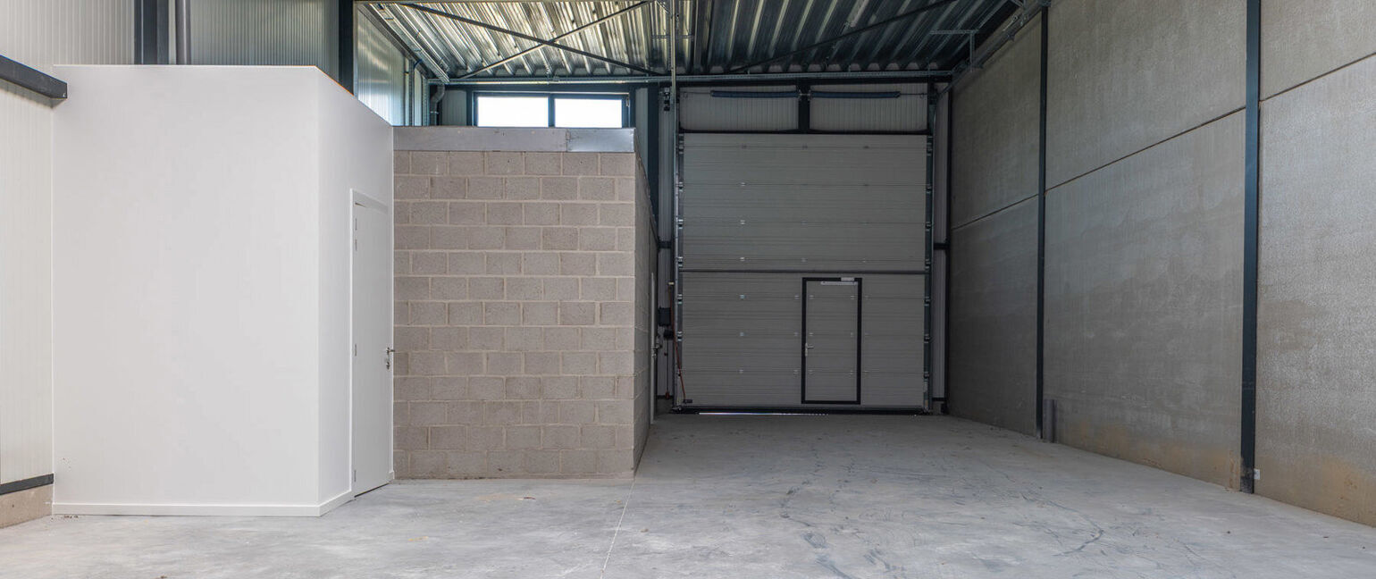 Industrieel gebouw te huur in Dilsen-Stokkem