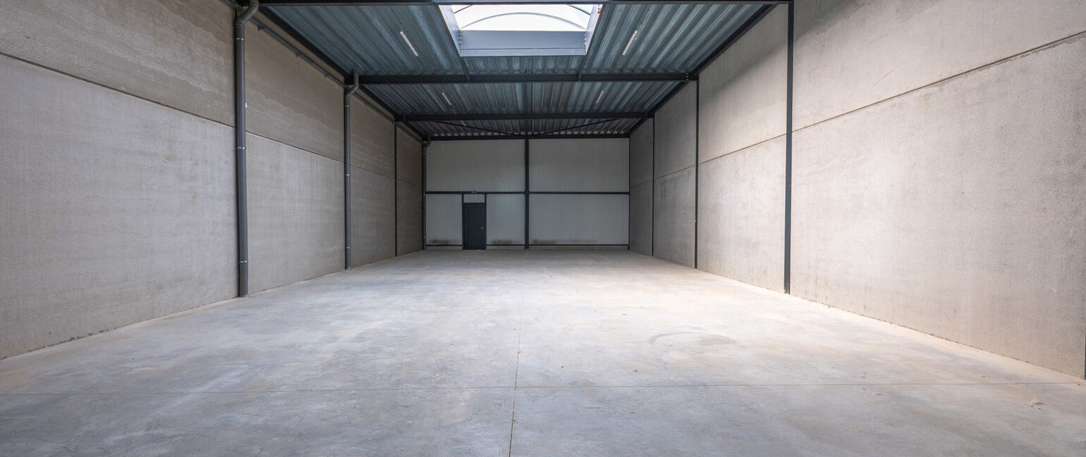 Industrieel gebouw te huur in Dilsen-Stokkem