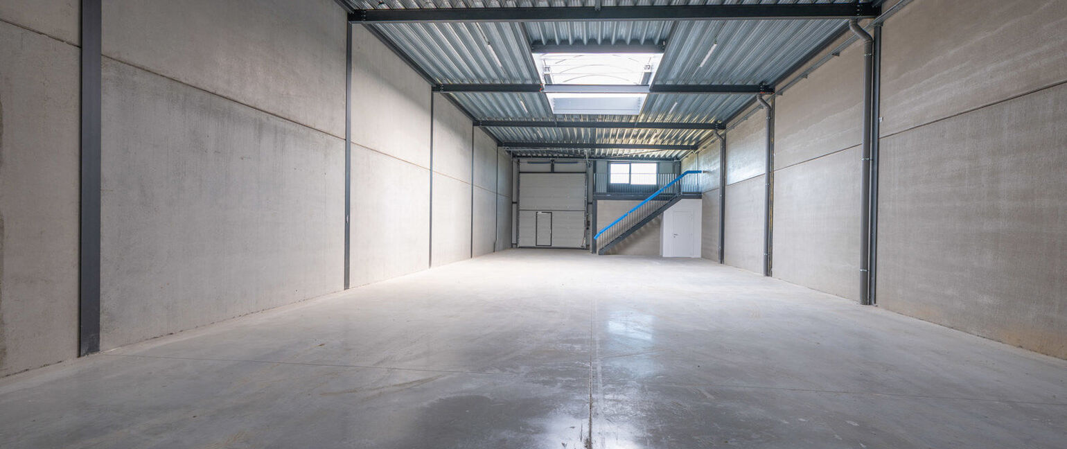 Industrieel gebouw te huur in Dilsen-Stokkem
