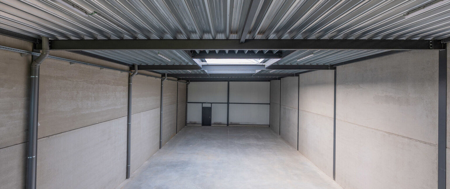 Industrieel gebouw te huur in Dilsen-Stokkem