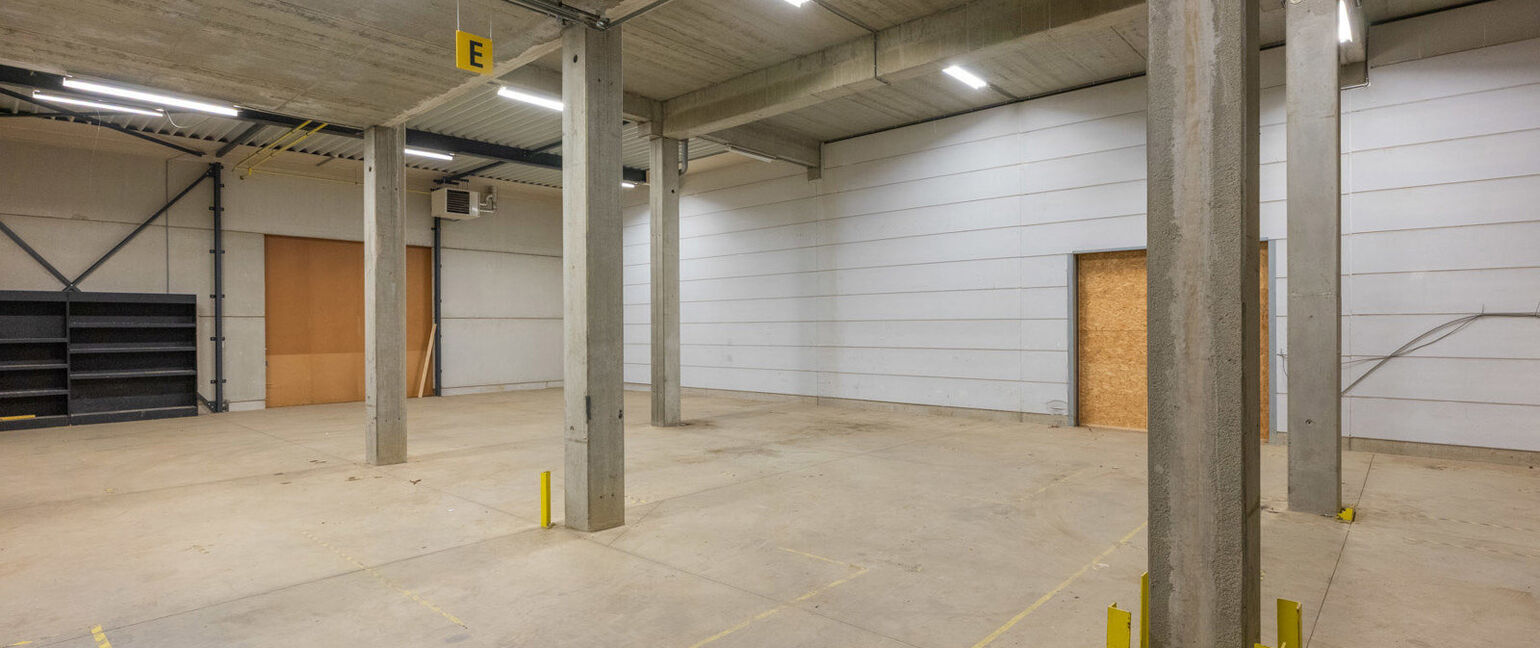 Industrieel gebouw te huur in Dilsen-Stokkem