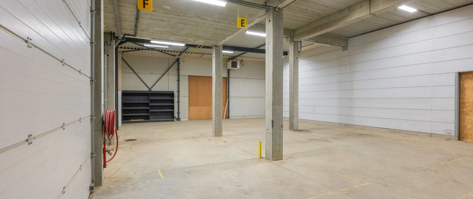 Industrieel gebouw te huur in Dilsen-Stokkem