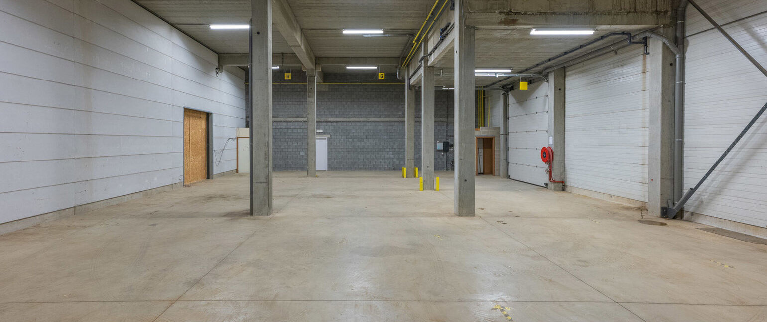 Industrieel gebouw te huur in Dilsen-Stokkem