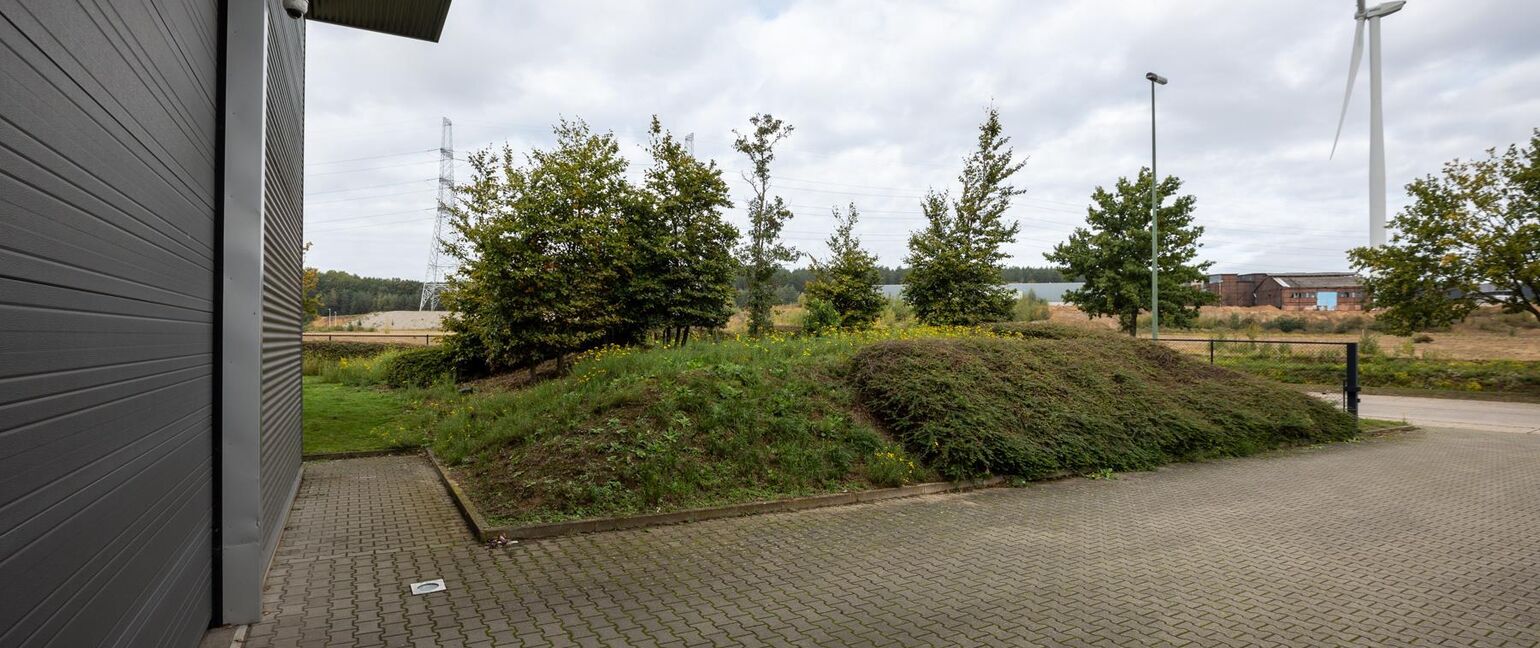 Industrieel gebouw te huur in Dilsen-Stokkem