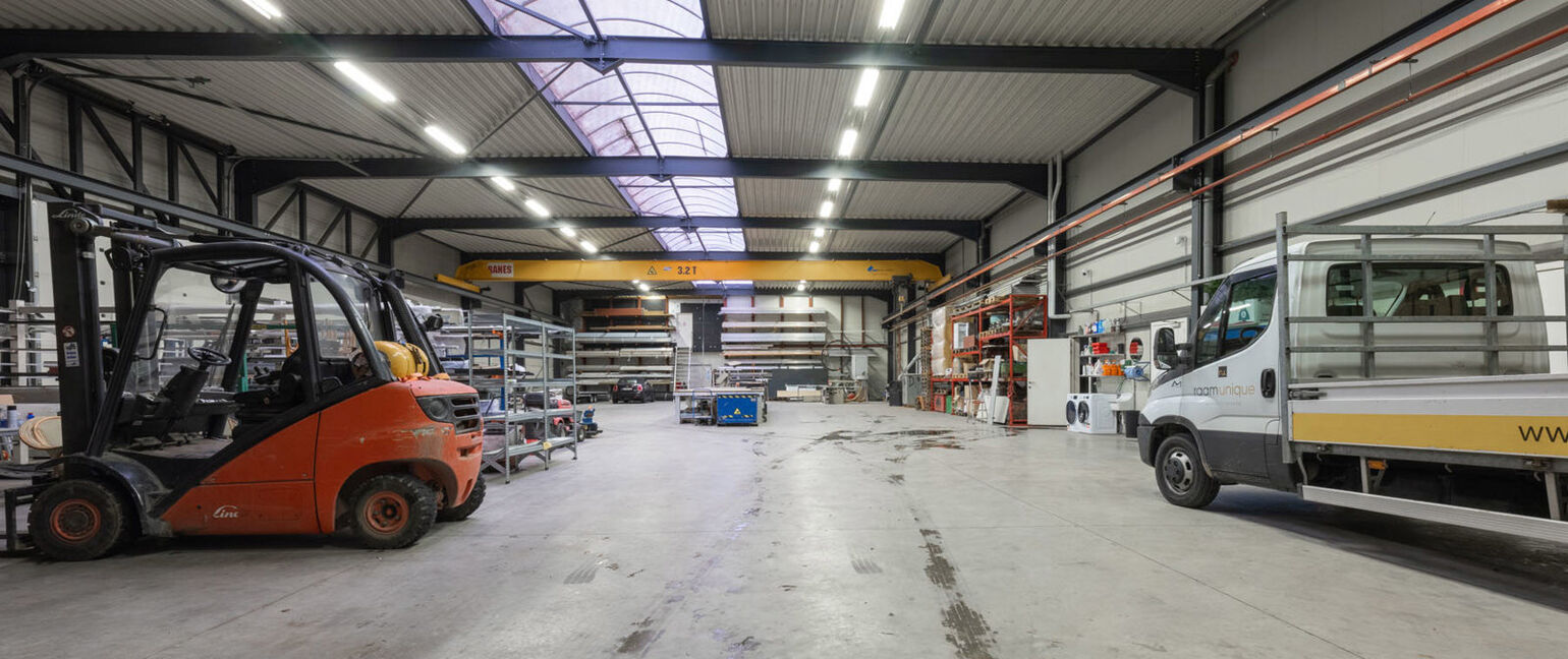 Industrieel gebouw te huur in Genk