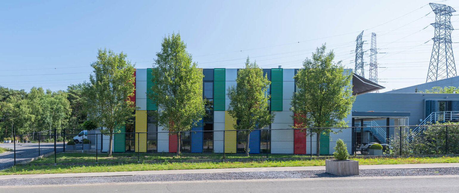 Industrieel gebouw te huur in Genk