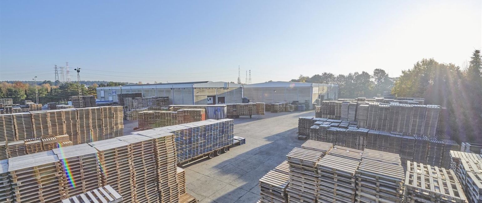 Industrieel gebouw te huur in Genk