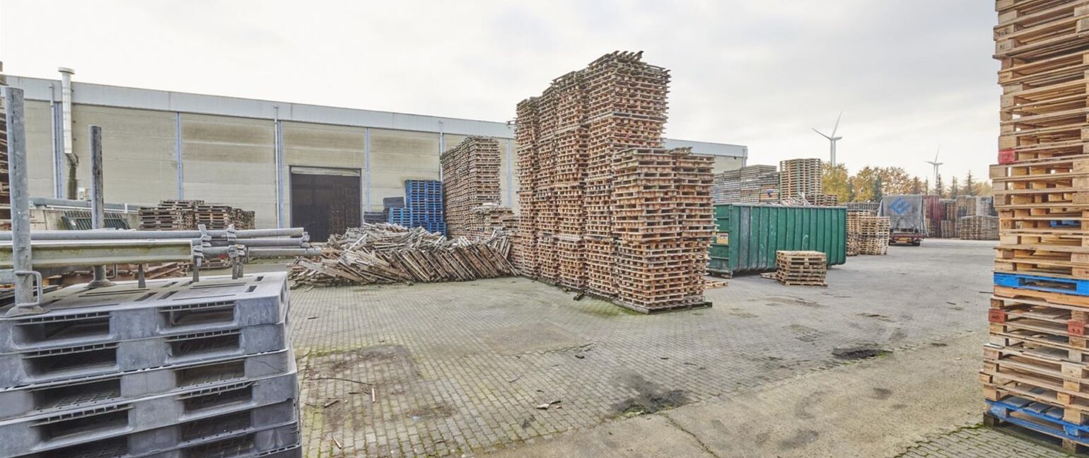 Industrieel gebouw te huur in Genk