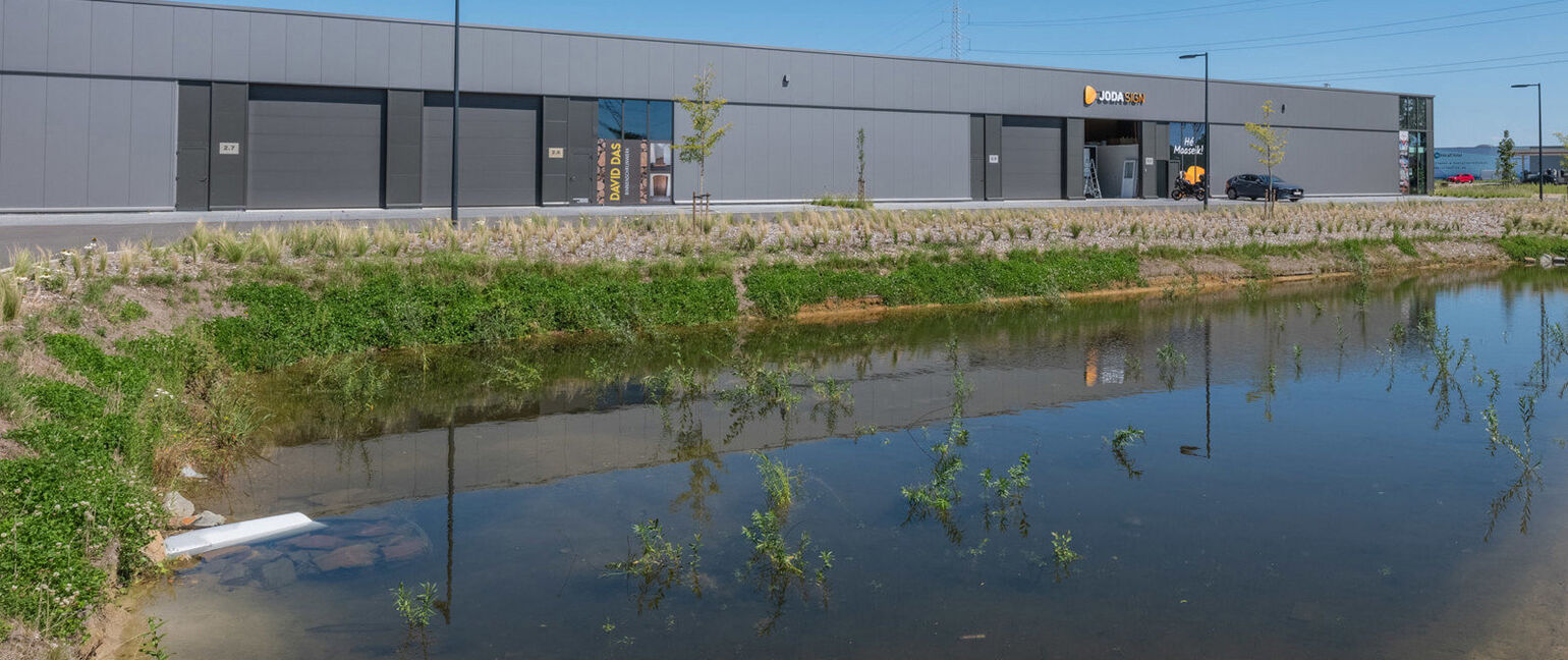 Industrieel gebouw te huur in Maaseik