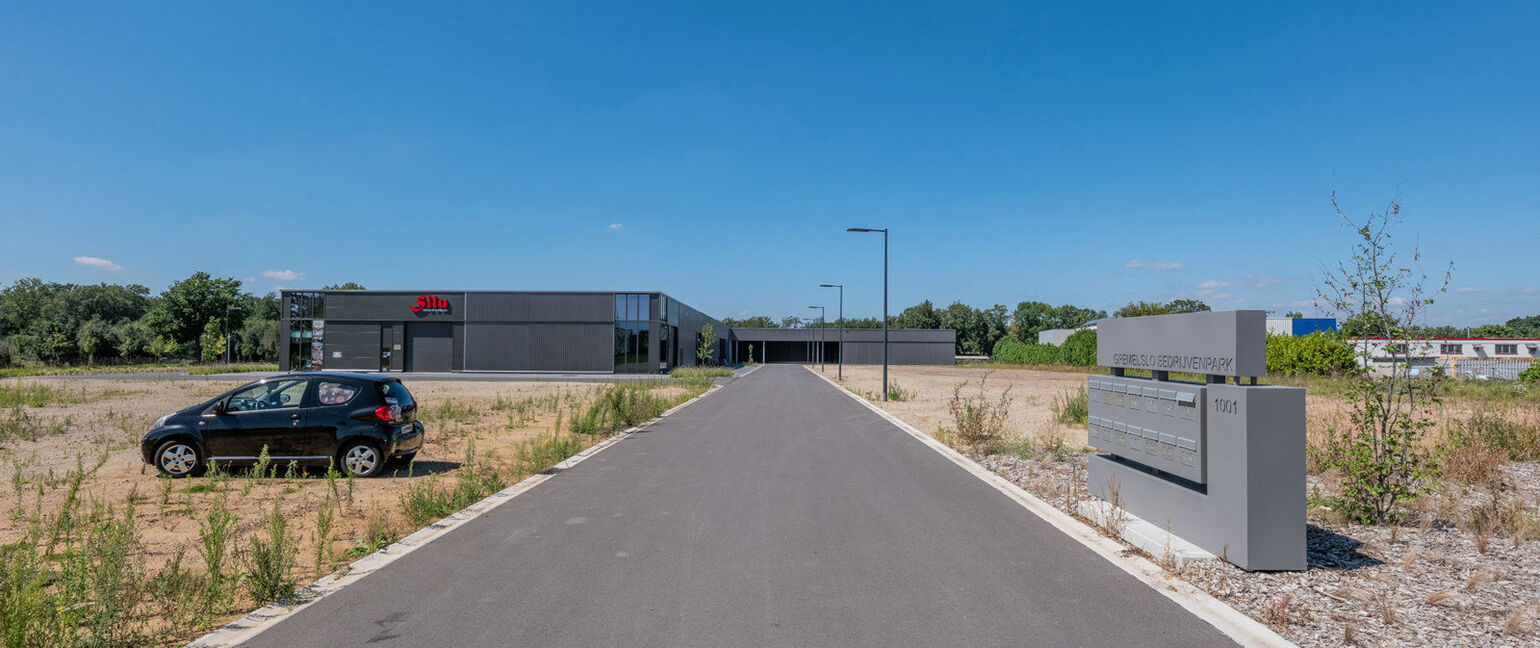 Industrieel gebouw te huur in Maaseik