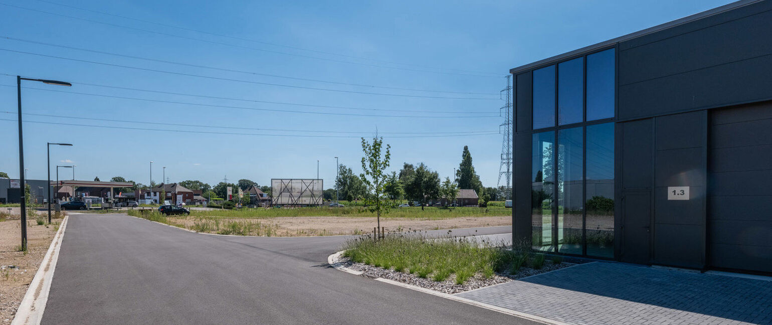 Industrieel gebouw te huur in Maaseik