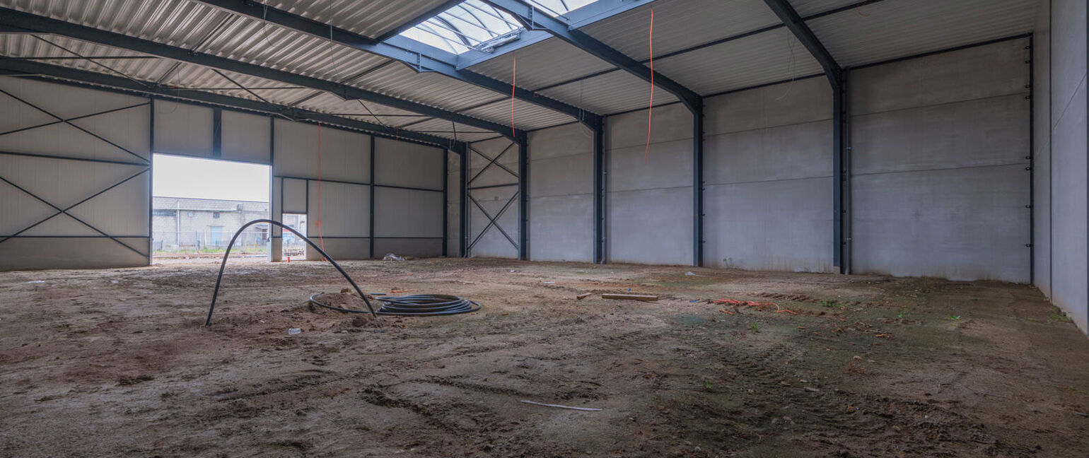 Industrieel gebouw te huur in Maaseik