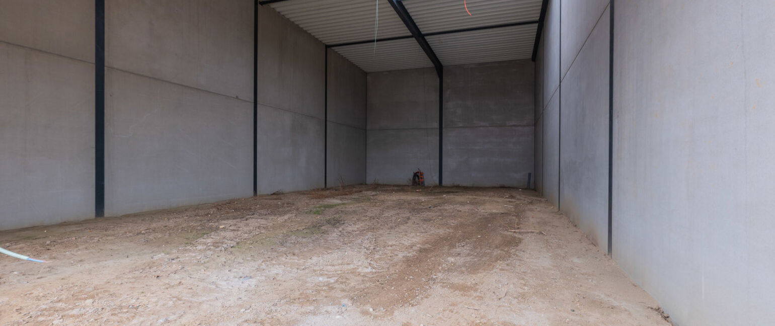 Industrieel gebouw te huur in Maaseik