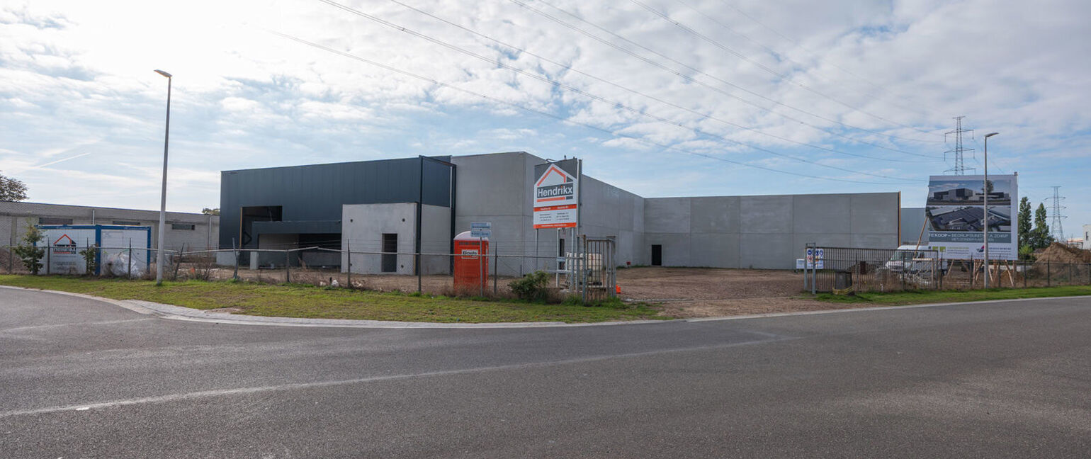 Industrieel gebouw te huur in Maaseik