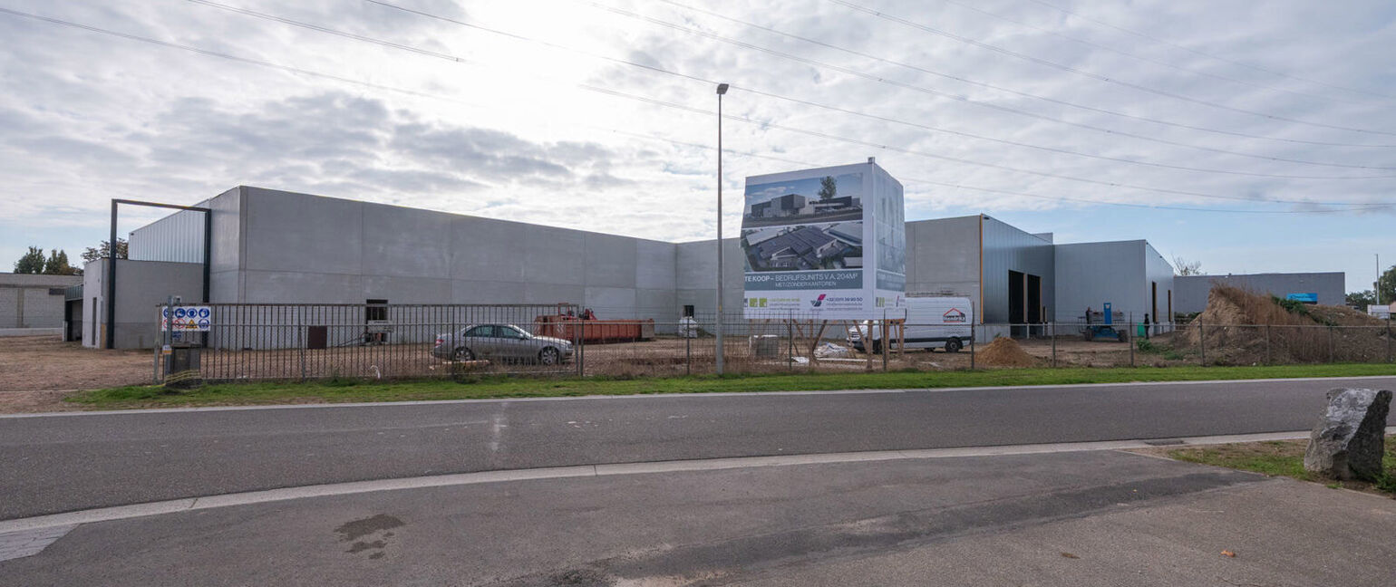Industrieel gebouw te huur in Maaseik