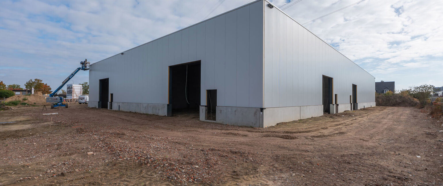 Industrieel gebouw te huur in Maaseik