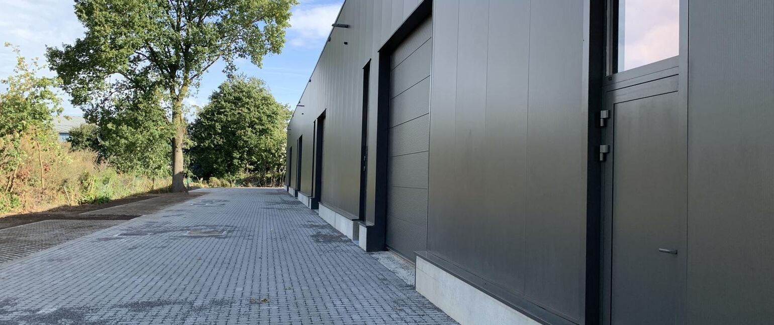 Industrieel gebouw te huur in Maaseik