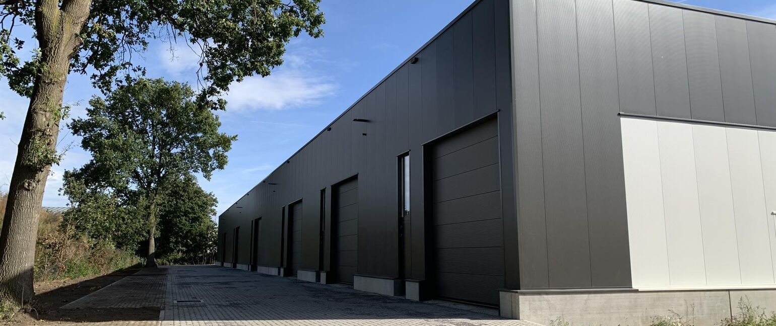 Industrieel gebouw te huur in Maaseik