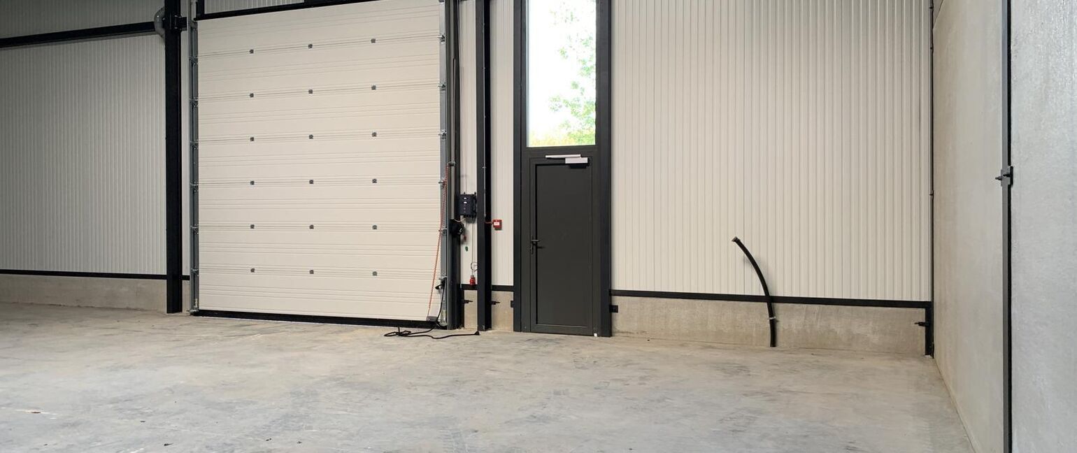 Industrieel gebouw te huur in Maaseik