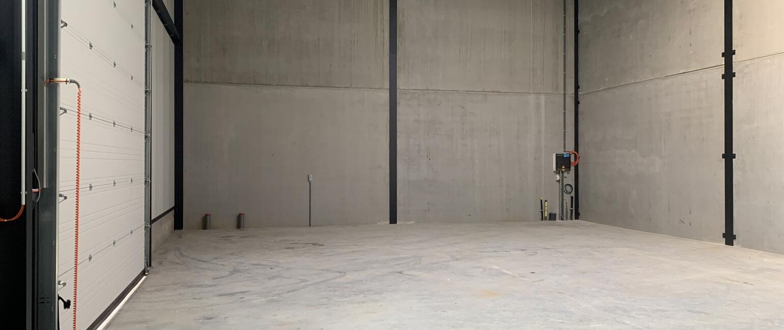 Industrieel gebouw te huur in Maaseik