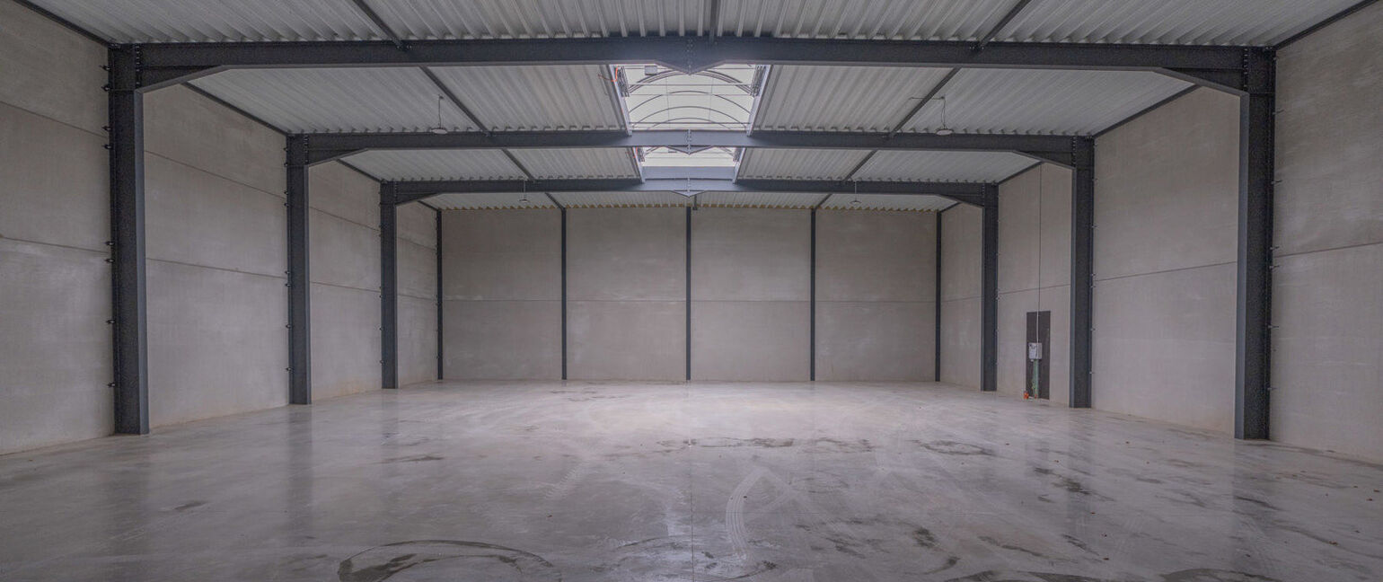 Industrieel gebouw te huur in Maaseik