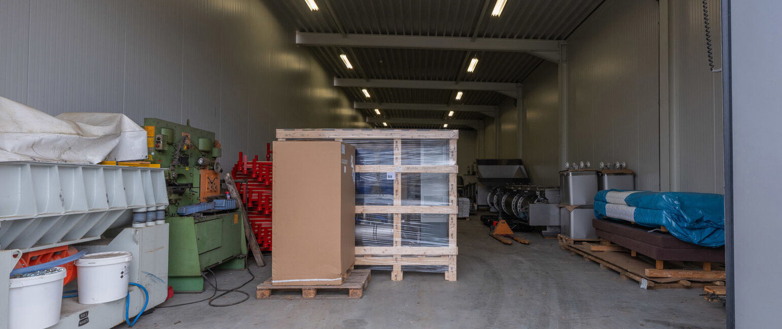 Industrieel gebouw te huur in Opglabbeek