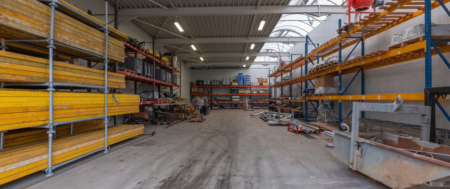 Industrieel gebouw te huur in Opglabbeek