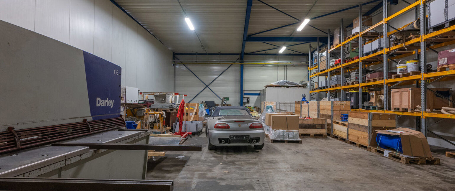 Industrieel gebouw te huur in Opglabbeek