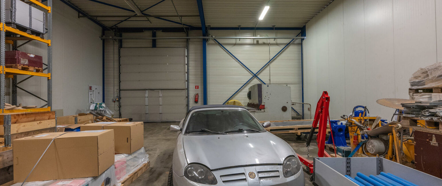 Industrieel gebouw te huur in Opglabbeek