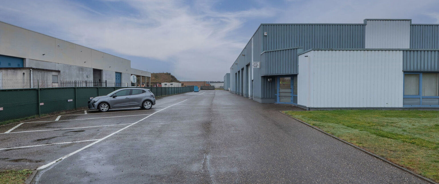 Industrieel gebouw te huur in Oudsbergen