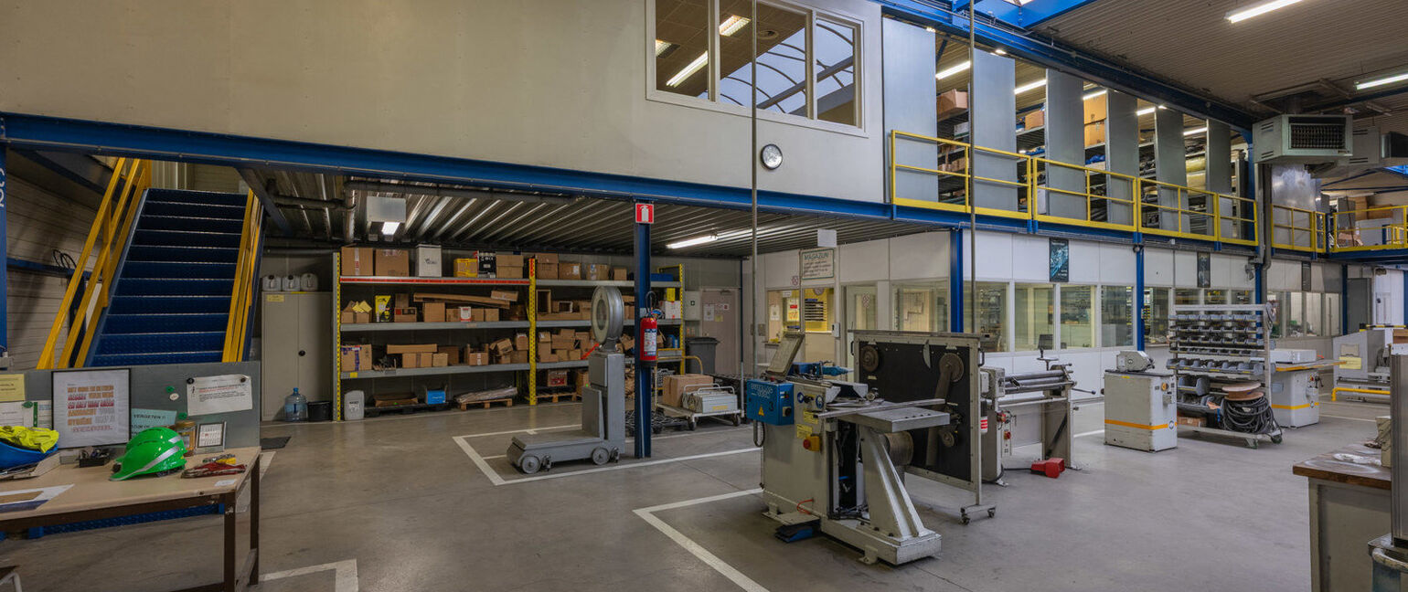Industrieel gebouw te huur in Oudsbergen