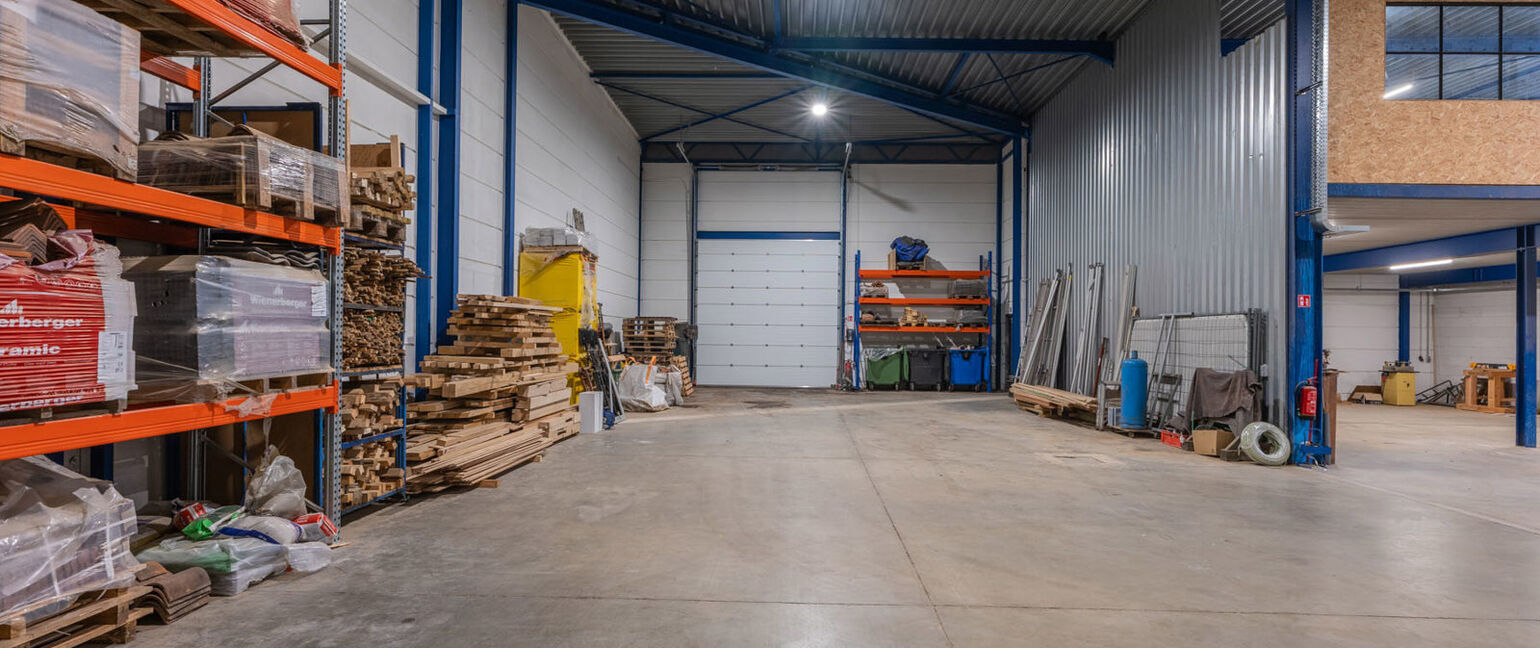 Industrieel gebouw te koop in Bree