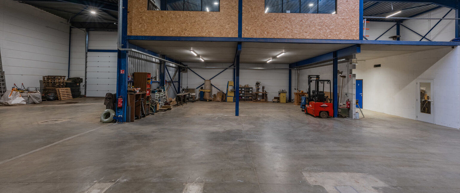 Industrieel gebouw te koop in Bree