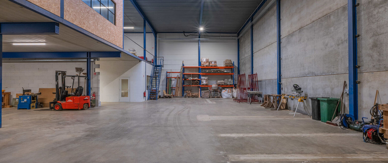 Industrieel gebouw te koop in Bree
