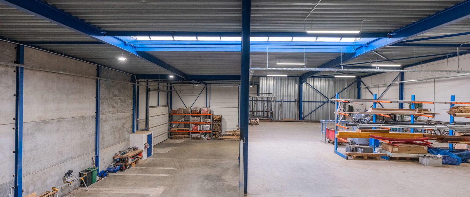 Industrieel gebouw te koop in Bree