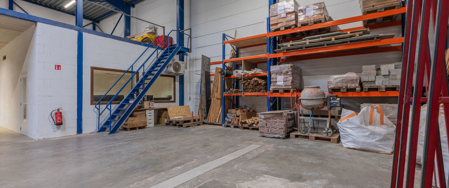 Industrieel gebouw te koop in Bree