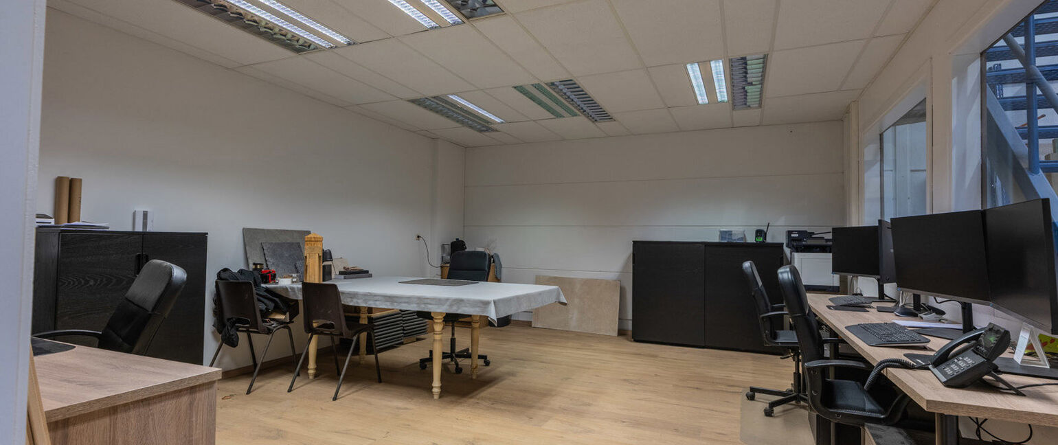 Industrieel gebouw te koop in Bree