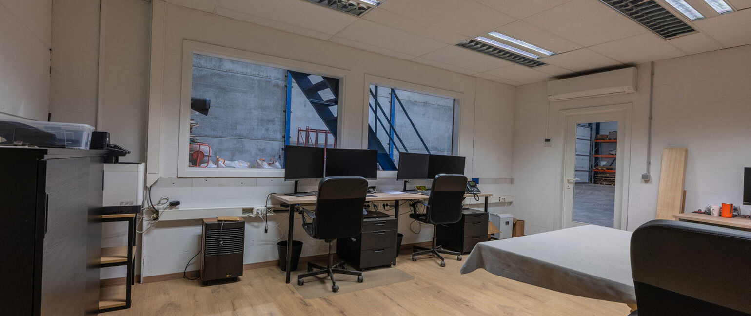 Industrieel gebouw te koop in Bree