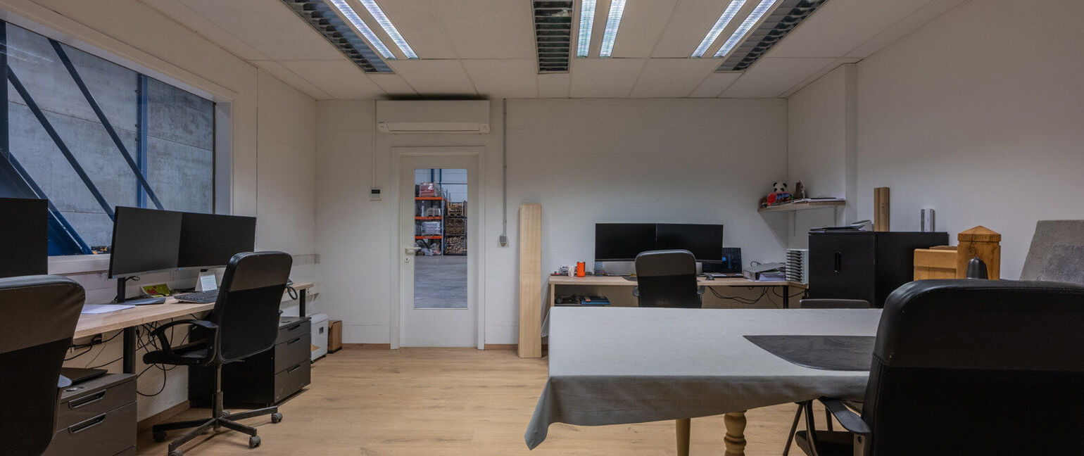 Industrieel gebouw te koop in Bree